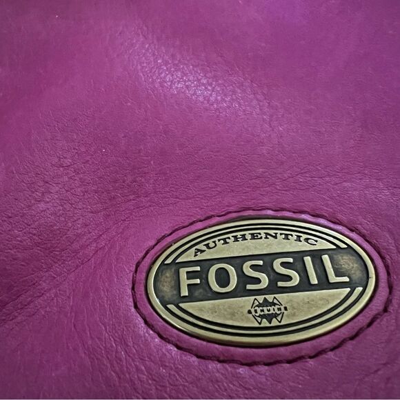 Fossil Explorer Mini Crossbody Cowhide Leather Style #: SL3253 Pink Magenta - Picture 3 of 16
